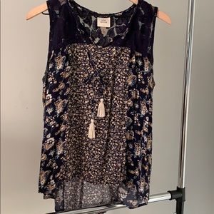 Super cute floral Knox Rose sleeveless top in L